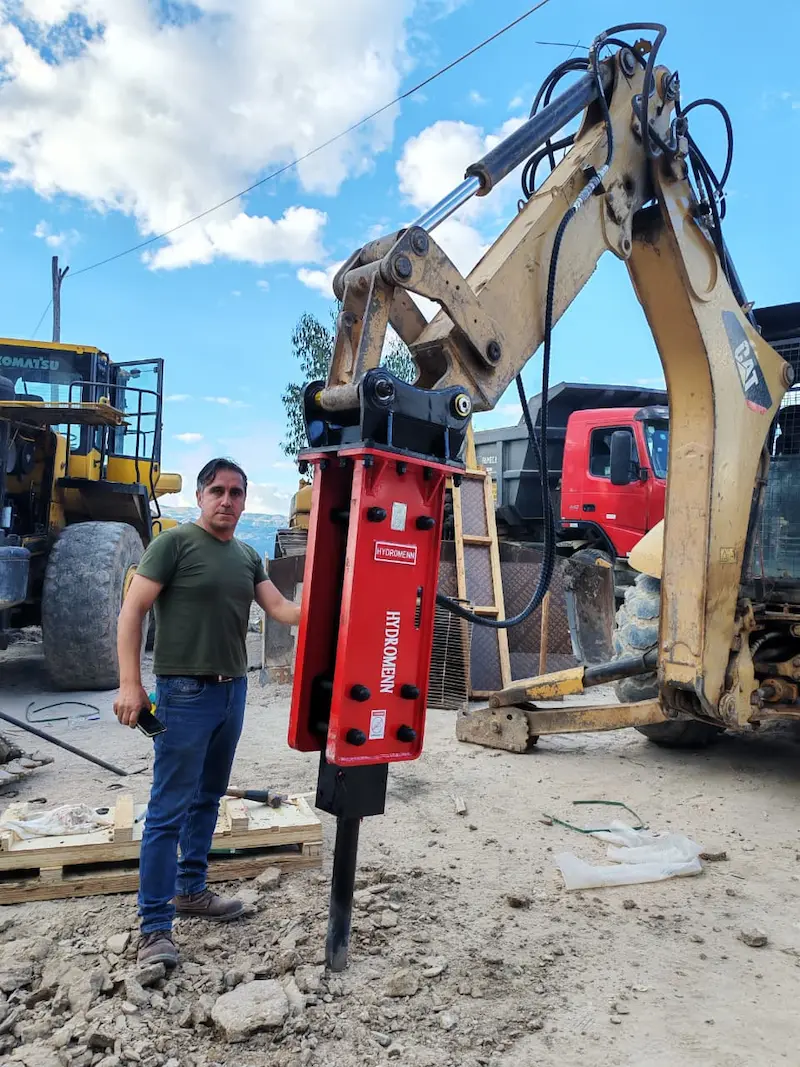 Aplicado en excavación, asfaltos, demolición y apertura de zanjas