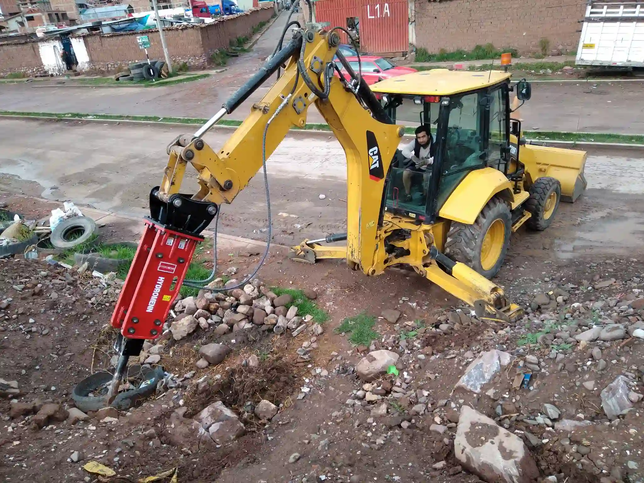 Aplicado en excavación, asfaltos, demolición y apertura de zanjas