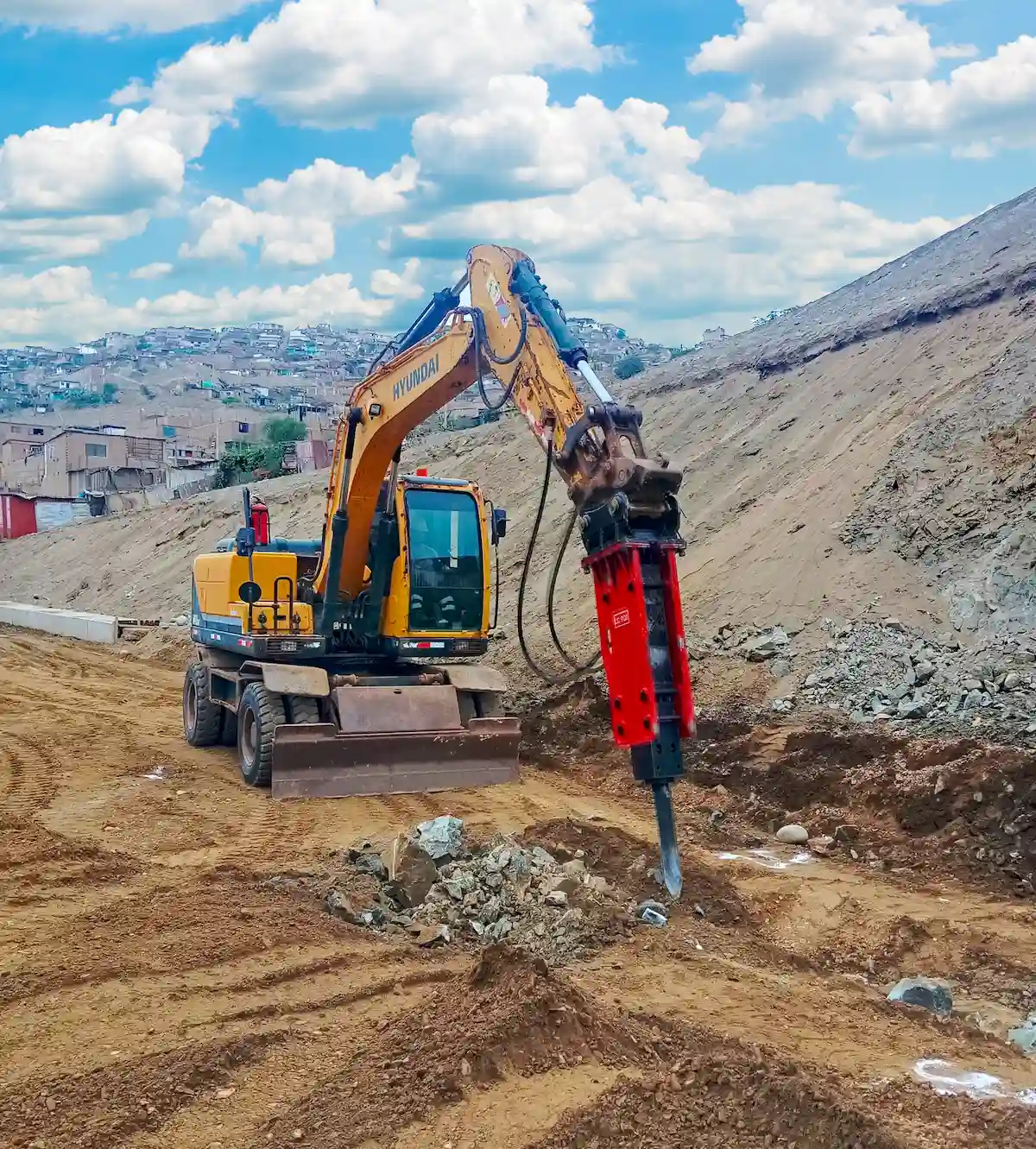 Aplicado en demolición, canteras y movimiento de tierras.