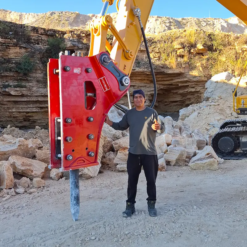 Aplicado en extracción de material, canteras y obras de infraestructura.