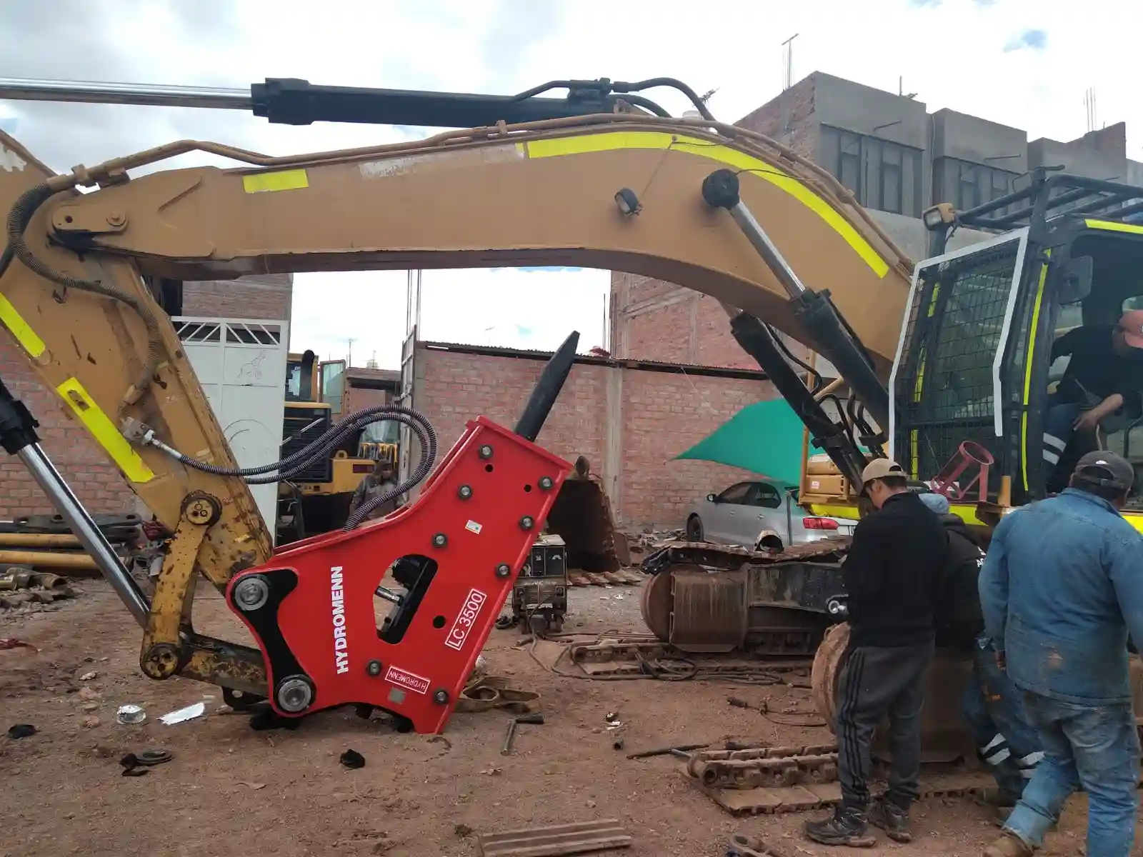 Aplicado en demolición masiva y obras de gran escala.