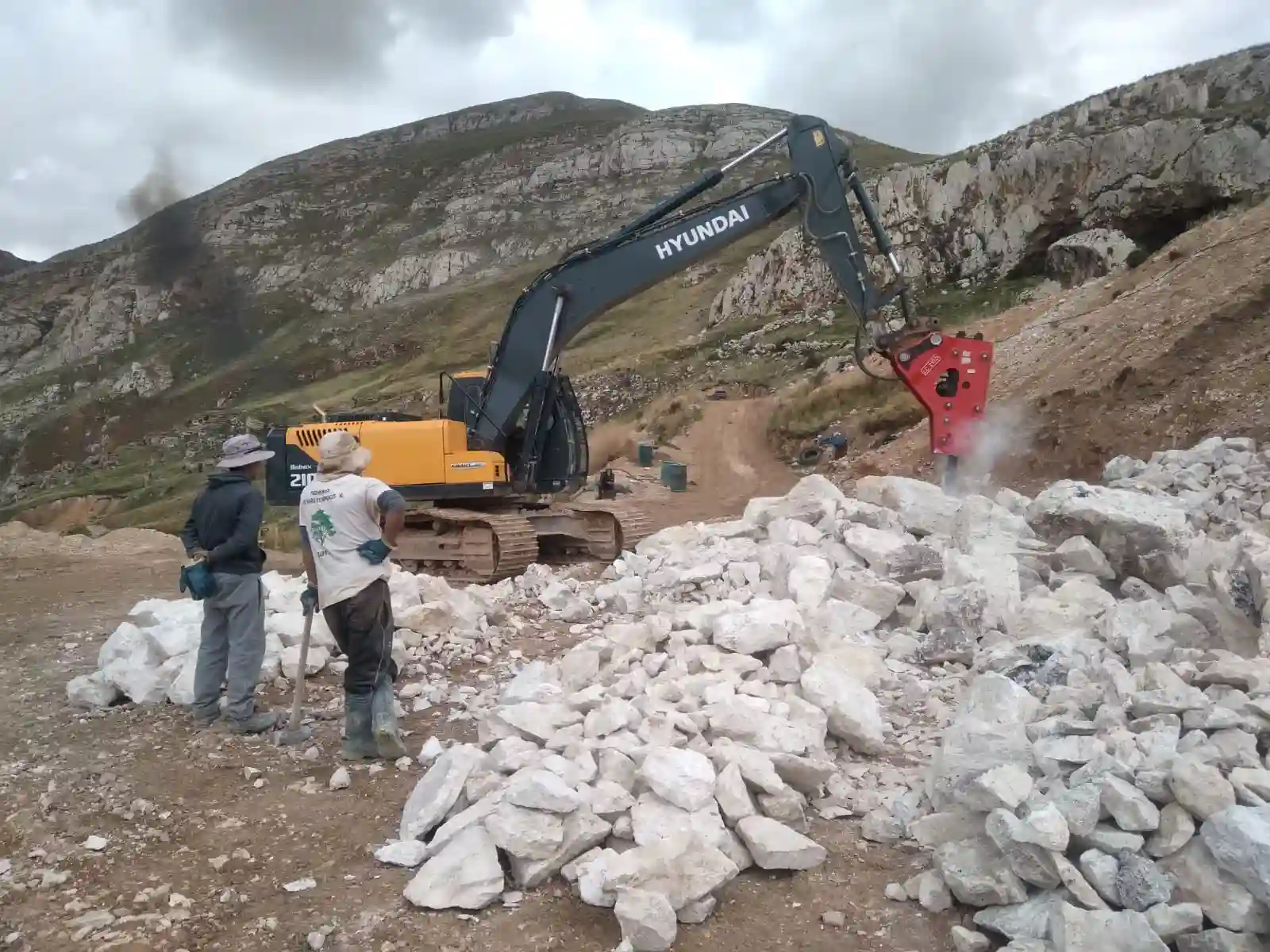 Aplicado en demolición masiva y obras de gran escala.